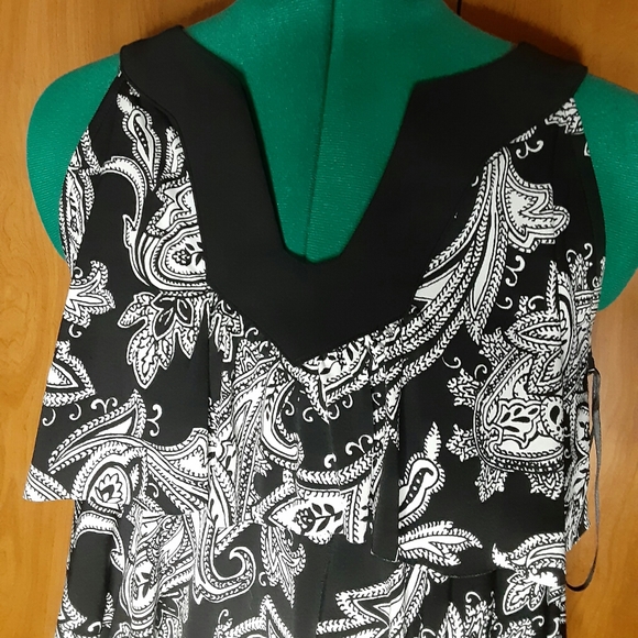 Black and White Paisley Patterned Ruffle Dress - Picture 4 of 7